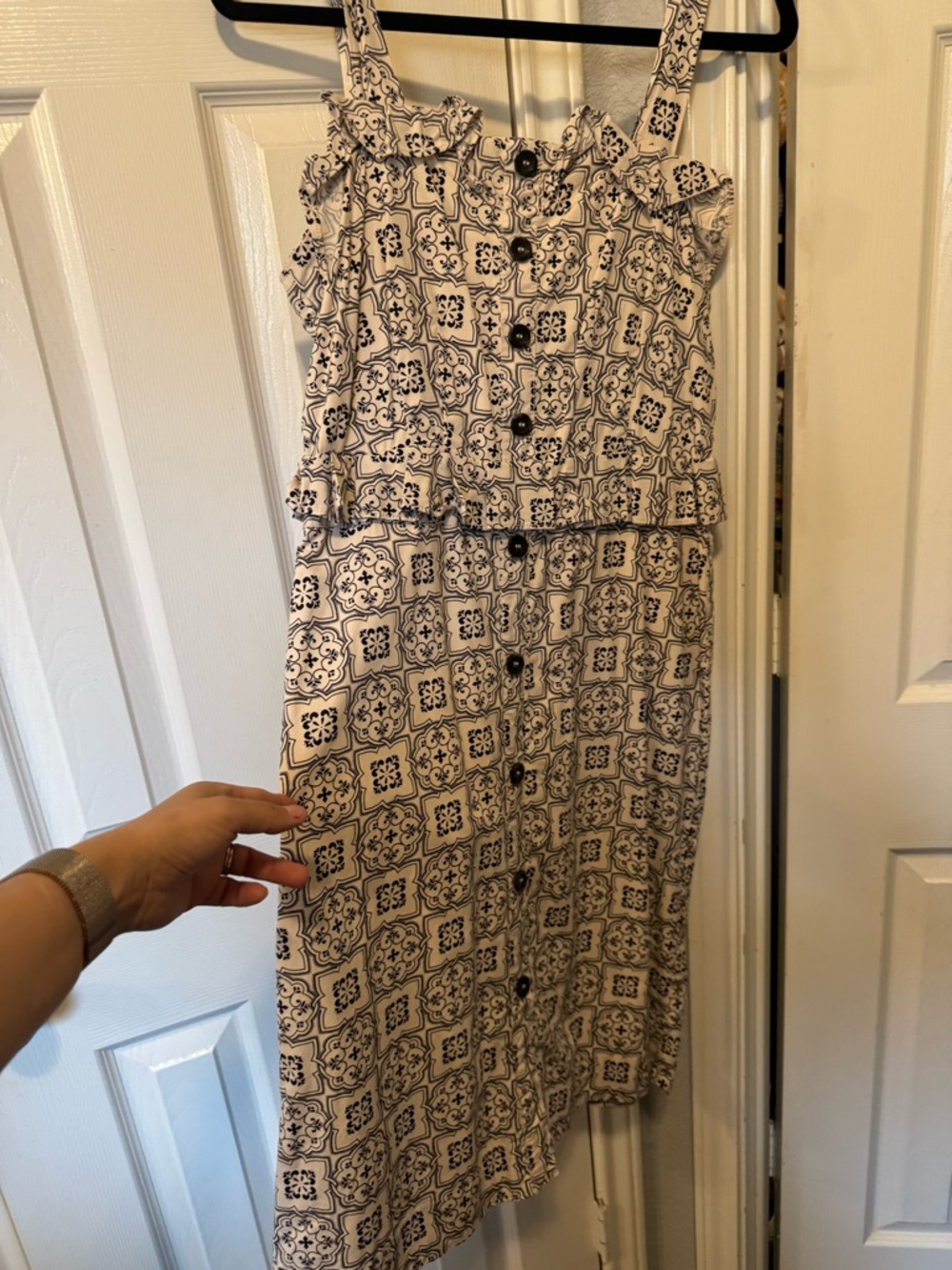 Ann Taylor White and Navy Printed Button-Front Midi Skirt